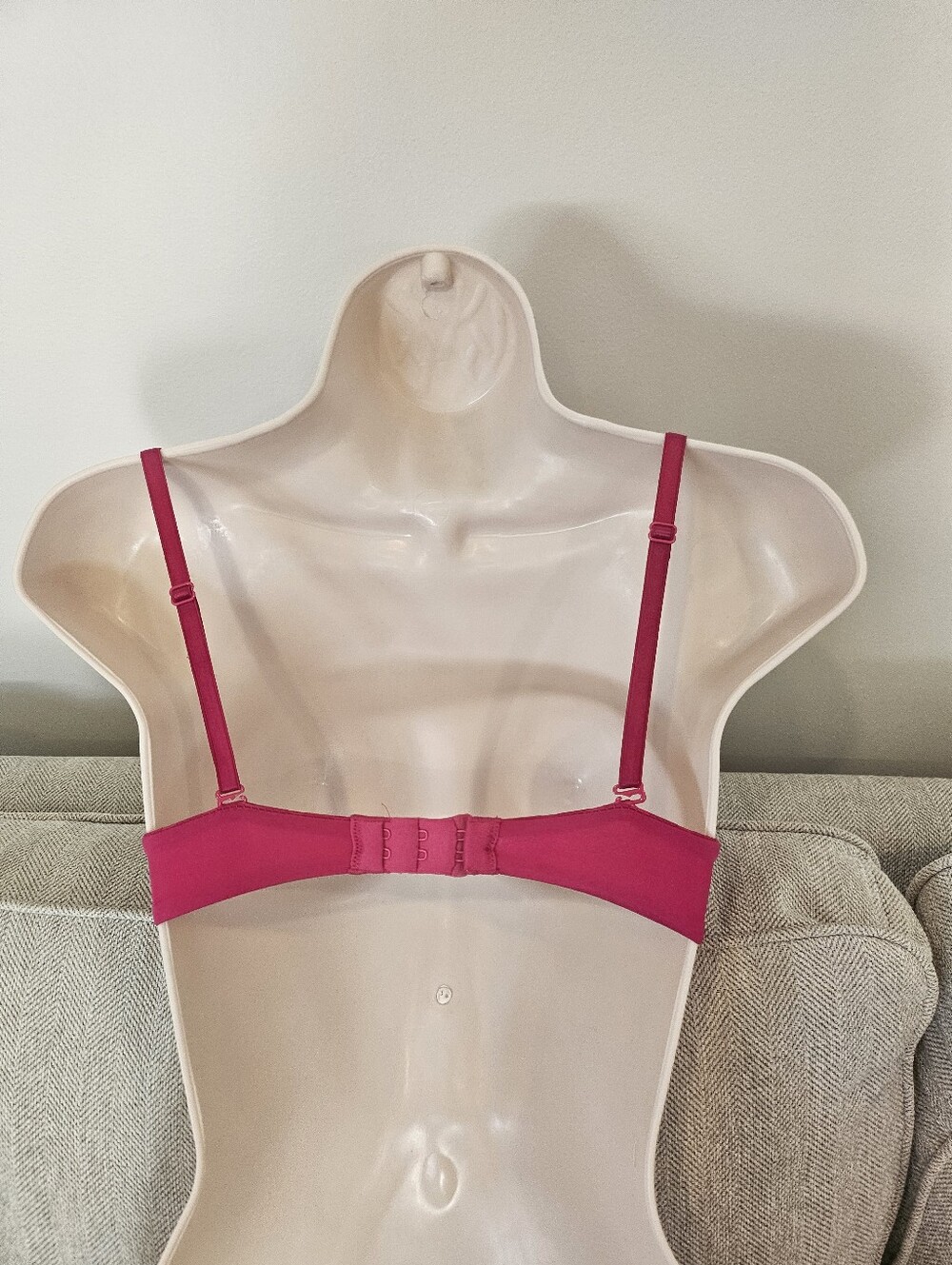 Victoria's Secret Bra Miraculous Plunge 32B - Picture 4 of 12